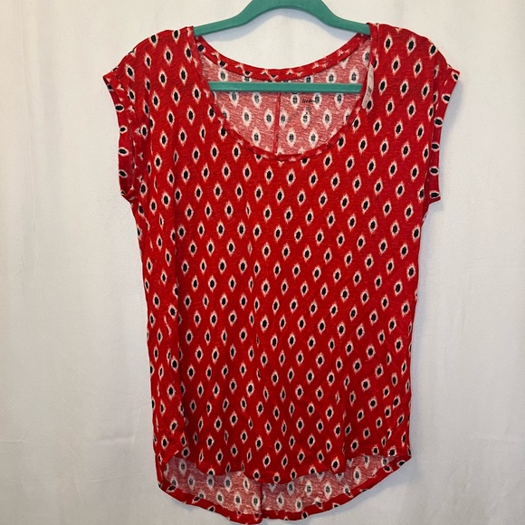 Loft Linen Soft Red Tee with Diamond Design - Picture 1 of 5